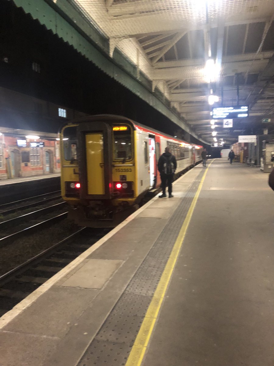 CrecyRail's tweet image. Two 153s form the 22.07 ex Shrewsbury to Manchester Piccadilly this evening. #TFW must be a bit short of stock to have these on this service from Cardiff. Not the quickest of trains either, stopping at every station between Cardiff and Crewe.