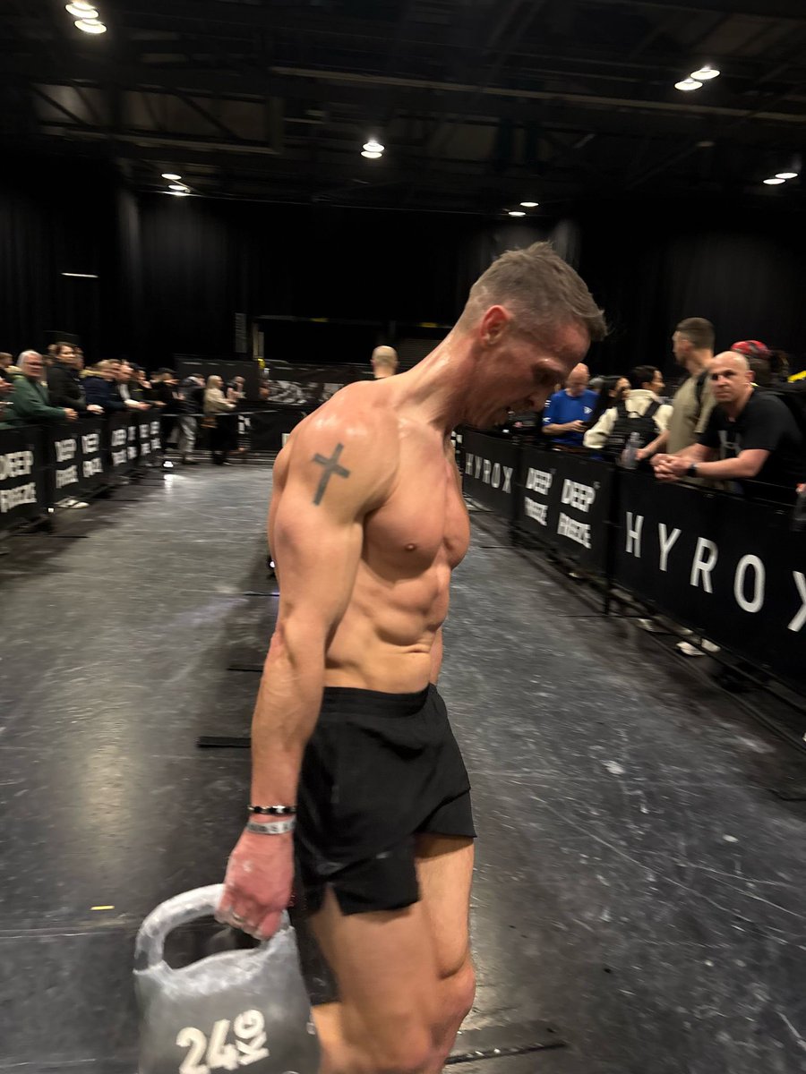 Glasgow hyrox 1:03:42 PB. 

Buzzing 🐝