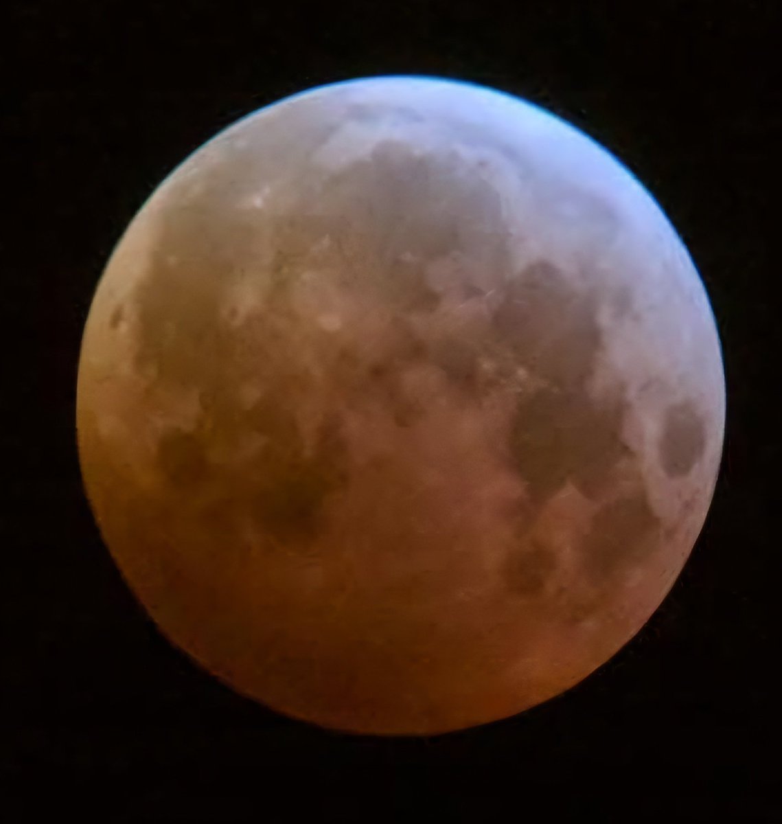 In this episode of IS IT CAKE?
I made a blood moon cake today for the total lunar eclipse.
Blood orange spiced cake modeled after this 2019 photo I took of the moon as it neared totality.
