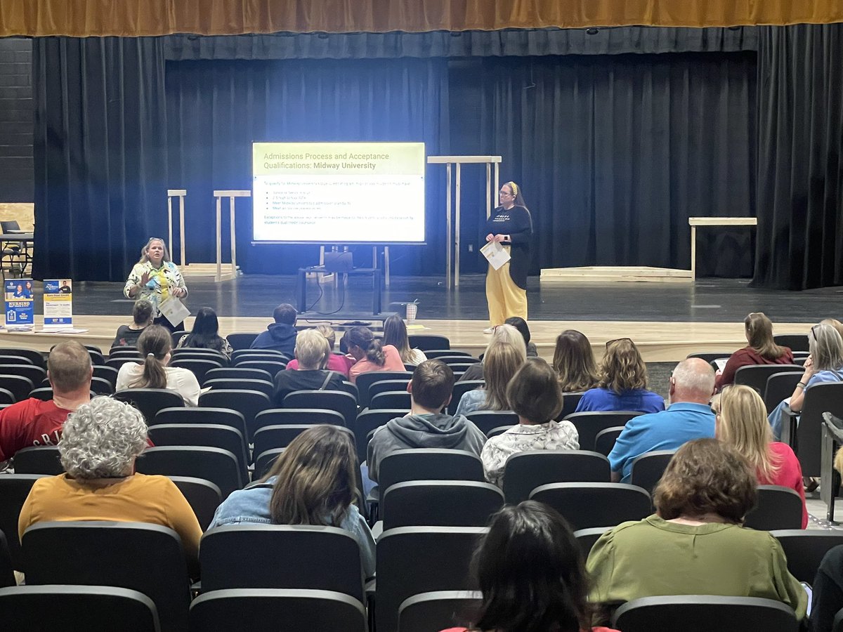 A wonderful Dual Credit night at WCHS.  Highlighting our rigorous course offerings w/ our 5 partner universities.  If you missed the event and are interested in your Yellow Jacket participating in Dual Credit opportunities please reach out to their counselor #TheGoldStandard