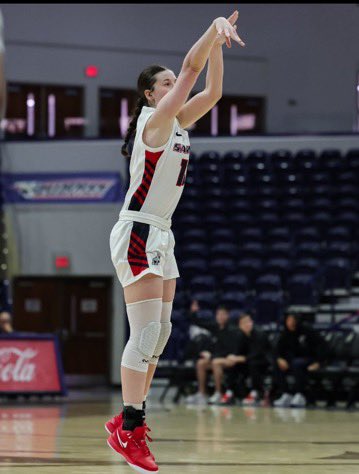 This young lady battled back from a stress fracture her freshman year. A few highlights from this season include:
1. Played in all 31 games 
2. Started the last 16 games
3. Shot 46% from 3pt line in conference 
We are most proud of the teammate she is and how she plays the game❤️