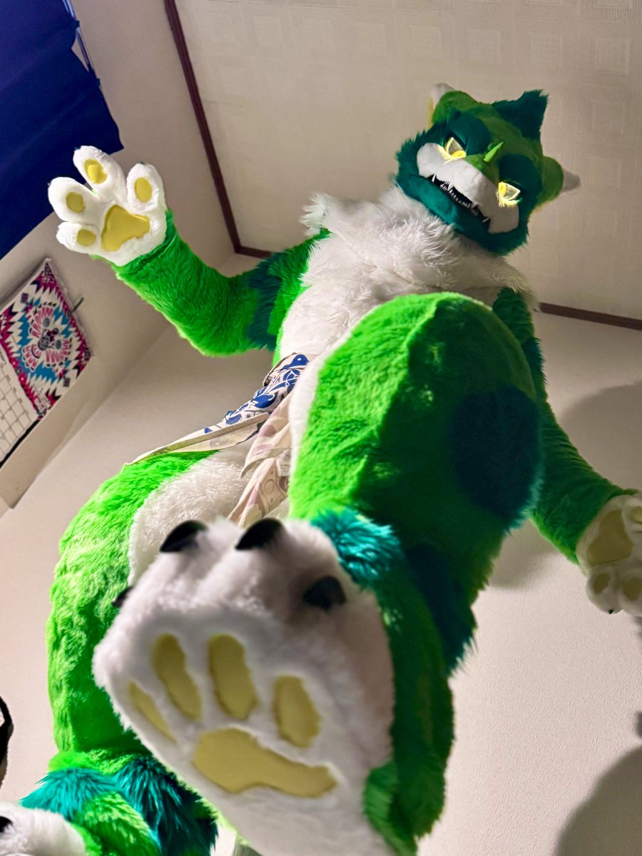 #FursuitFriday