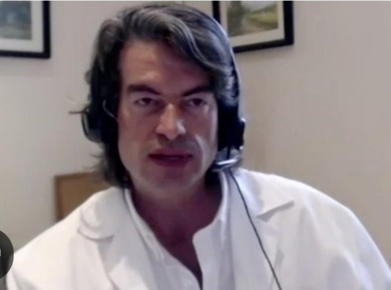 Aurellocr's tweet image. Este sinvergüenza que firmó los protocolos donde está?