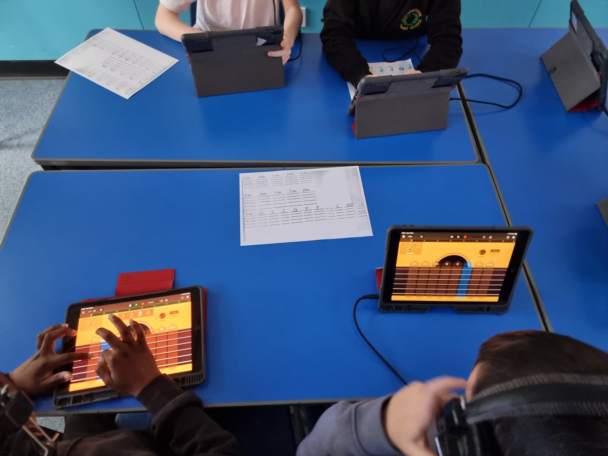 MissSCPS tweet media