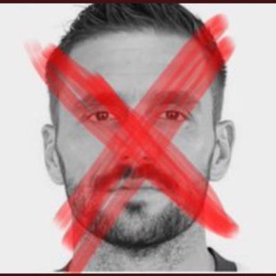 -Oyuna alındıktan sonra kaçırdığı pozisyonlar.
-Büyük maçlarda ortada gözükmemesi.
-Saha içinde sadece el kol yapması. 
-Hızlı atakları yavaşlatması.
-Sahada yürüyerek takımı 10 kişi bırakması.
-2 senedir üst üste bizi elemesi.
  
GO HOME Tadic !
#RFCvFB 
#Fenerbahce