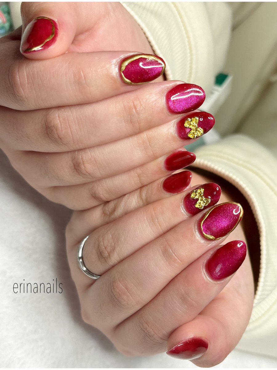 erinanails's tweet image. 磁石を使って
光を自由に集めるネイルが流行っています。

#マグネットネイル

私次第でキラキラを寄せ集めています

とても楽しい
そして綺麗！