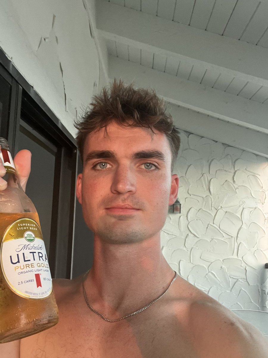 beansipFPS's tweet image. Cheers to the 50 of you that follow me !