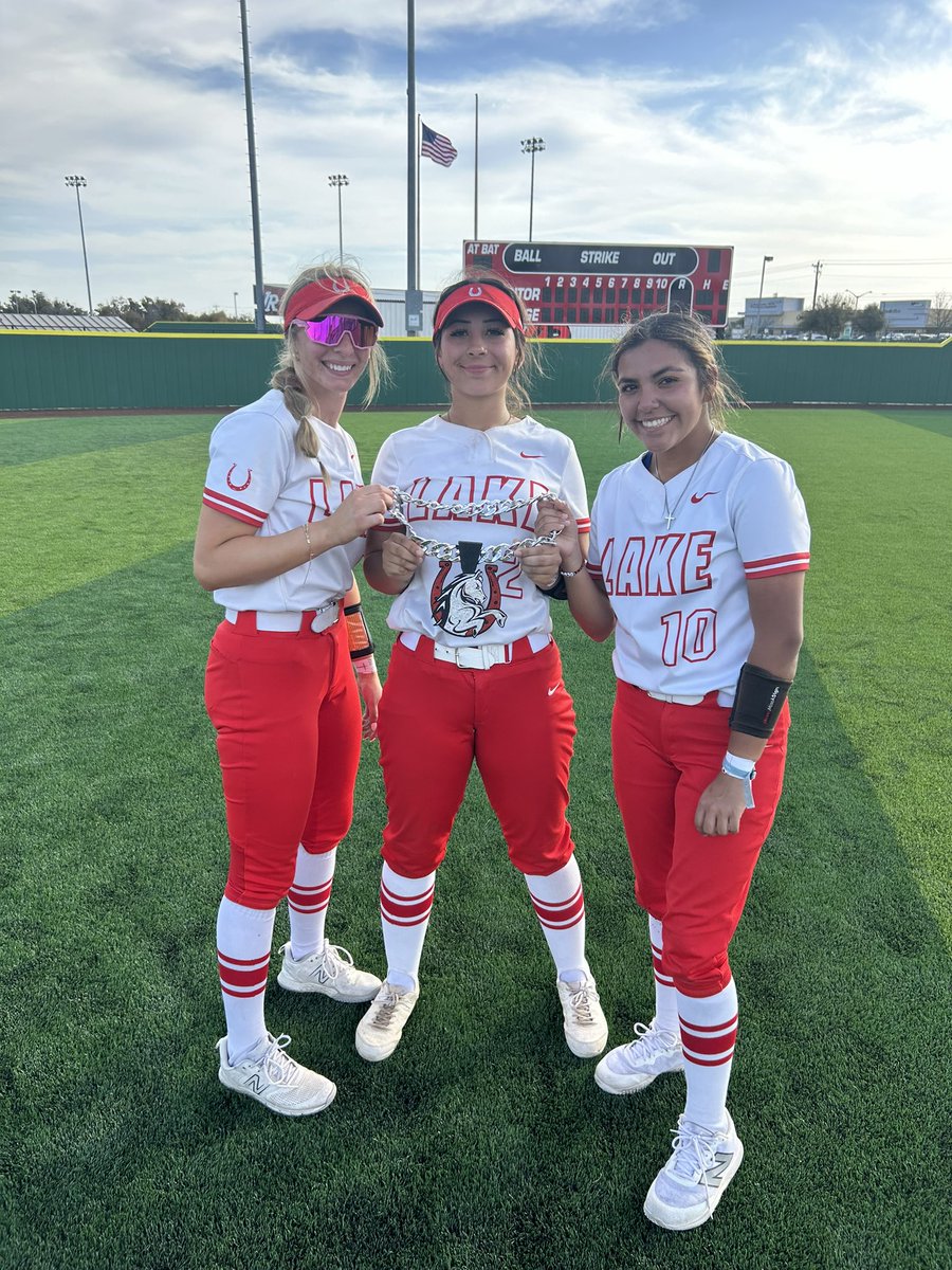 Lake Belton Bronco Softball (@lbbroncosb) on Twitter photo SWEEP🧹🧹 Broncos win 2 today!! <a href="/AlexisO0711/">Alexis Ortiz</a> with a 💣 in Game 1 & <a href="/addisongsims4/">Addison Sims - Velocity Fastpitch CTX 18u #4</a> & <a href="/TristaSheka/">Trista Sheka</a> with the 🔥 bats in Game 2! The Broncos are back in action tomorrow night👏🏼 #G3 #MUDITA SWEEP🧹🧹 Broncos win 2 today!! <a href="/AlexisO0711/">Alexis Ortiz</a> with a 💣 in Game 1 & <a href="/addisongsims4/">Addison Sims - Velocity Fastpitch CTX 18u #4</a> & <a href="/TristaSheka/">Trista Sheka</a> with the 🔥 bats in Game 2! The Broncos are back in action tomorrow night👏🏼 #G3 #MUDITA