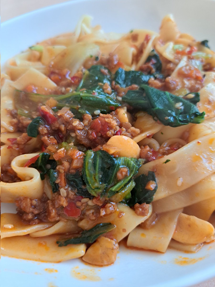 忘れ去られた頃に冷凍庫の奥から出てきたビャンビャン麺💦
すごく好きな味でした！
美味しかったです😋