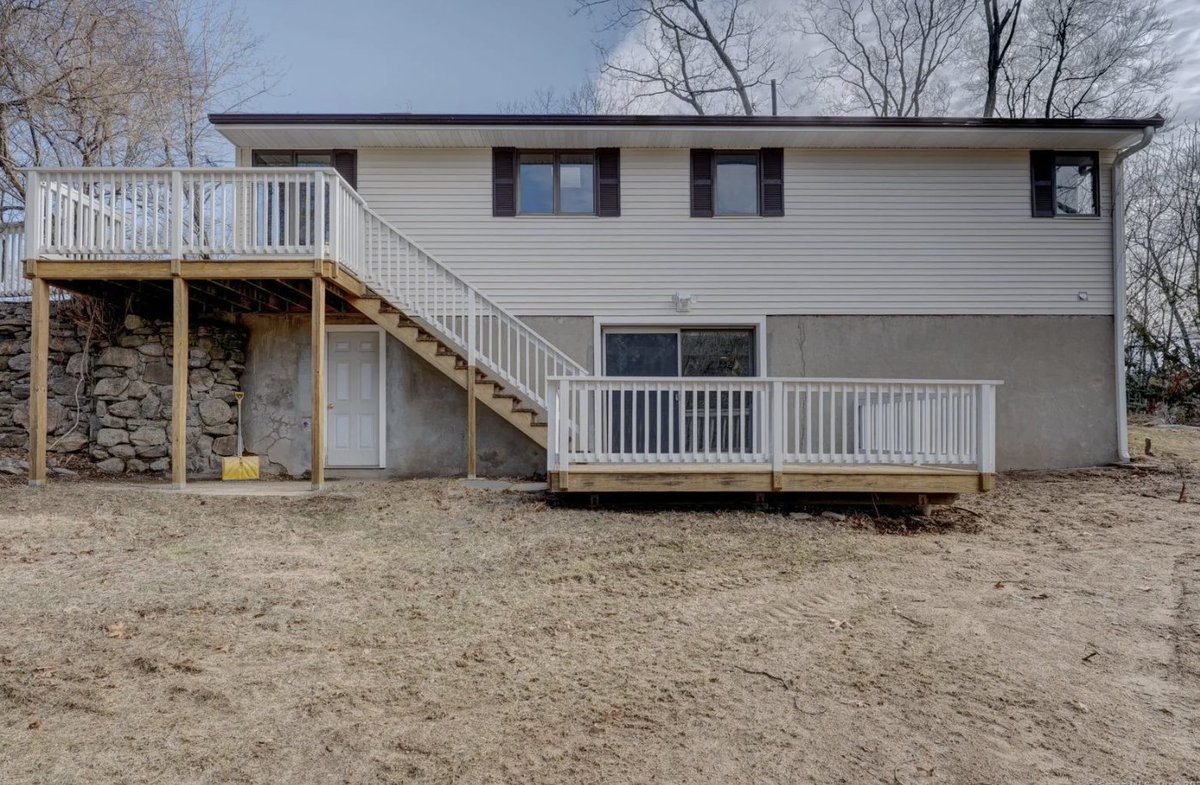 CountryLife717's tweet image. countrylifedreams.com/c-1958-connect…
$474,900
#Connecticut #splitlevel #home for sale! Enhancing its charm, the property also includes a 1.14-acre back lot.