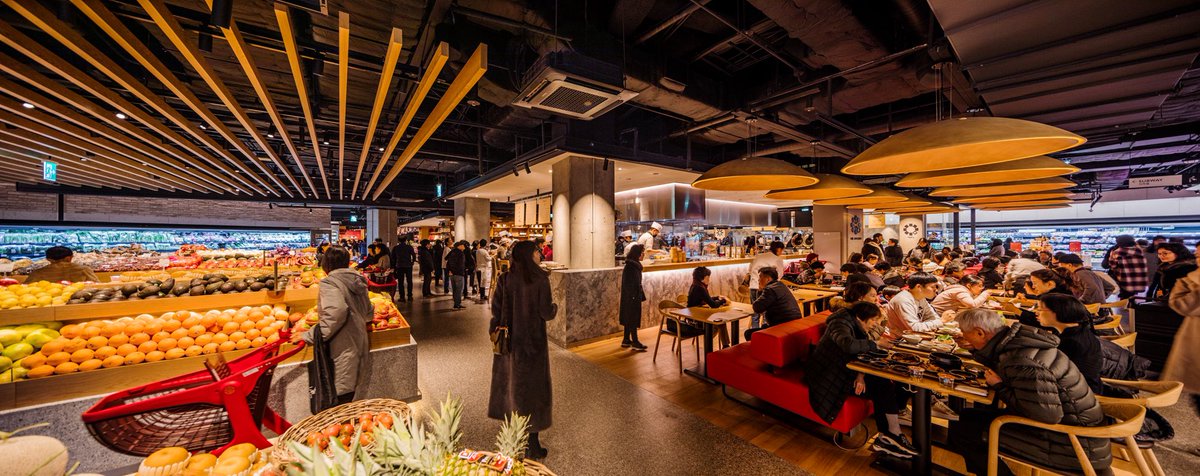 LandiniStudio's tweet image. Our multi-award winning reinvention of Emart's SSG Food Market in #Seoul

#ssgfoodmarket #emart #landiniassociates #retaildesign