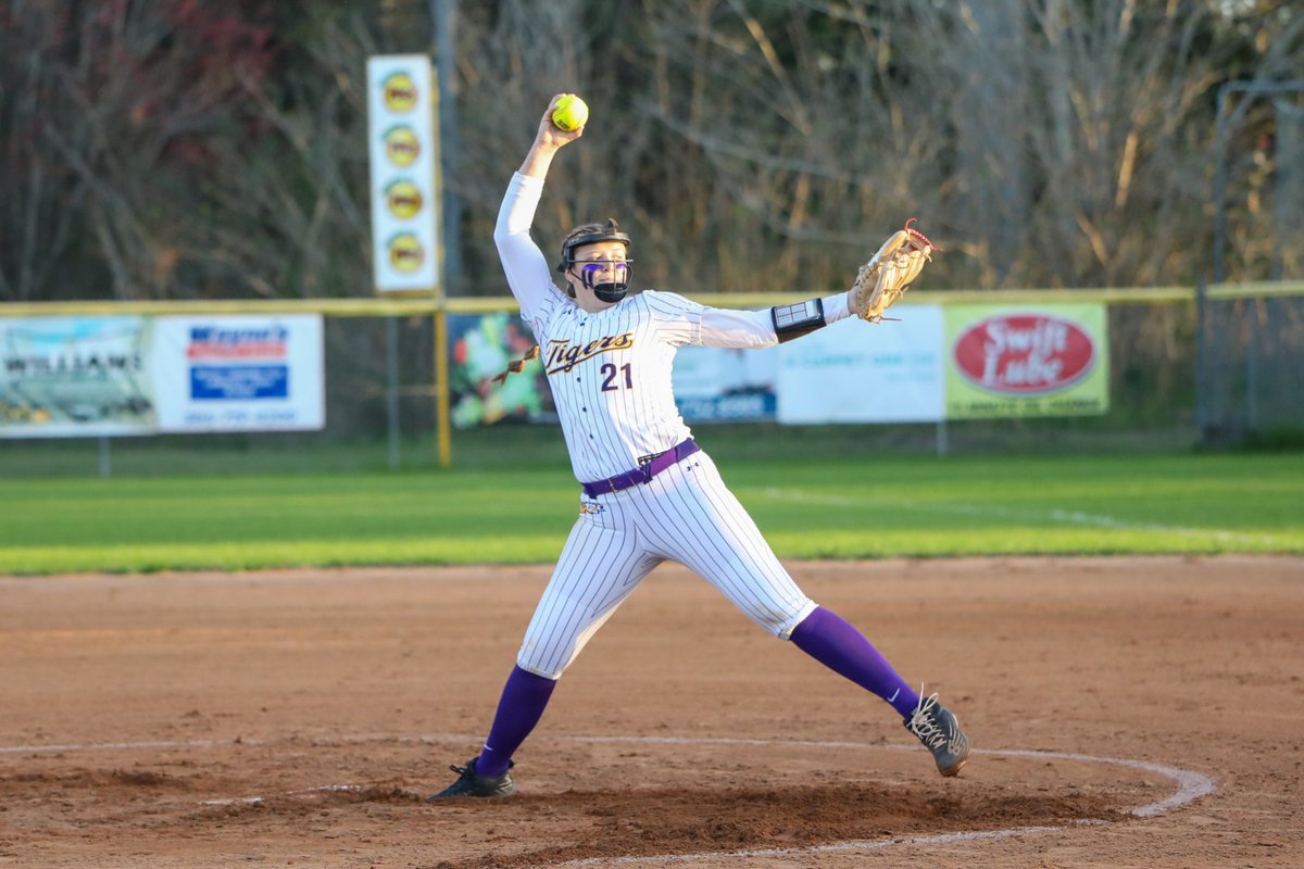 Behind a five-run second inning and a complete-game in the circle from Harleigh Price, Columbia defeated Oakleaf 7-3 on the road Thursday night. The Tigers have won five straight entering spring break.

<a href="/ByJordanKroeger/">Jordan Kroeger</a>: tinyurl.com/an47kzxp