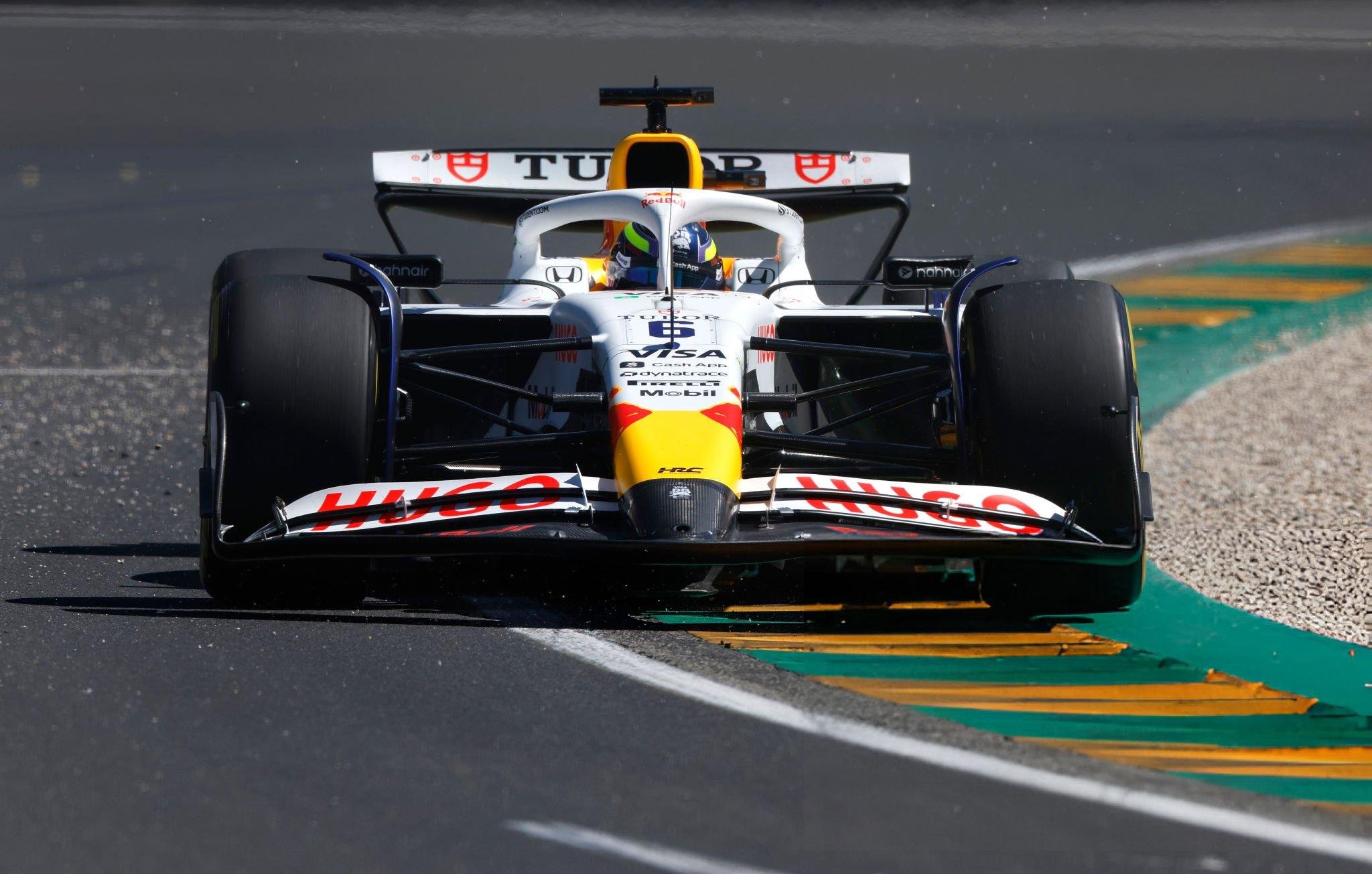 Formula 1 kariyerine hızlı bir başlangıç yapan çaylak Isack Hadjar.