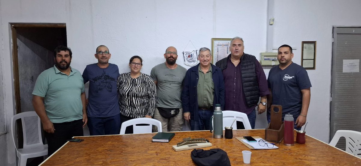 Generamos un muy buen intercambio con el presidente de <a href="/AdeomFlorida/">Adeom Florida Oficial</a>, Emiliano Piedrabuena, y su directiva. Aprovechamos la ocasión para proponer medidas tendientes a mejorar las condiciones de vida de la familia municipal y se dialogó respecto a un futuro retiro incentivado.