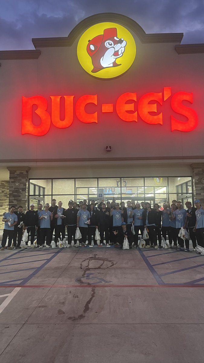 Travel day stop… #RollThers