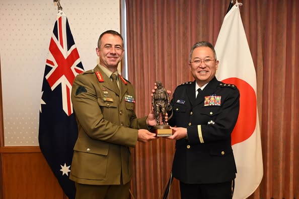 Major General Gould and an Australian delegation recently met with Japanese Joint Staff in a visit to Japan. This was the first time Special Operations Commander Australia and Commander Japan Joint Staff General Yoshida had met in person to discuss military-to-military relations