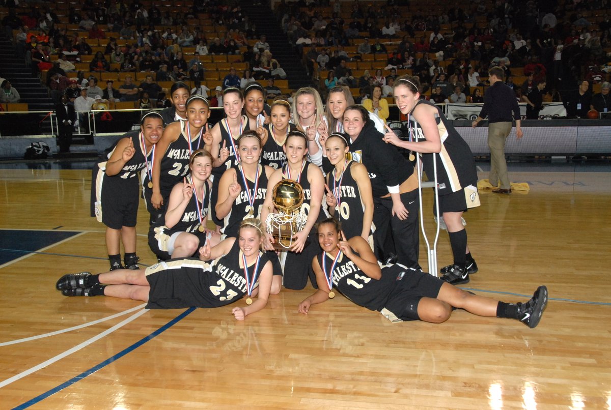 IWasAtTheGame's tweet photo. A picture that popped up in my memories today...
2010 MCALESTER Class 5A Girls Basketball State Champions
#OKPreps #TheLastDanceAtTheBigHouse https://t.co/mBqt2KwgIy