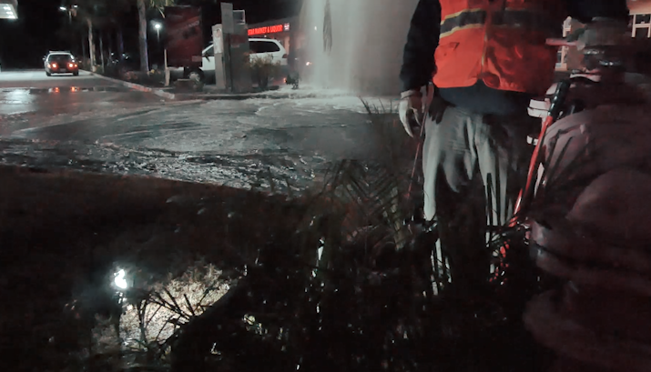 foxfuryLED's tweet image. Your job does not stop in the rain, make sure your tools and equipment don&apos;t either. #waterproof #foxfuryled