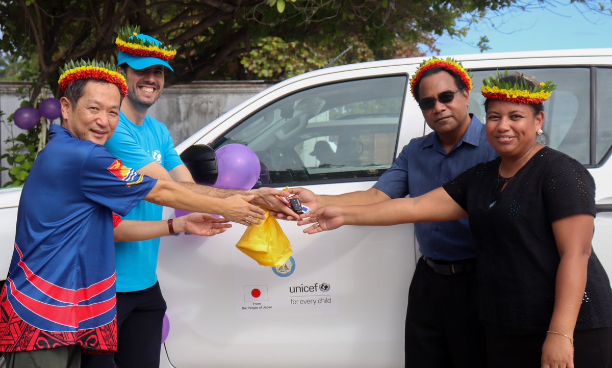 Thanks to <a href="/JapanGov/">The Gov't of Japan</a>, <a href="/UNICEF/">UNICEF</a> recently handed over a Hilux—one of five vehicles provided to support the Ministry of Health and Medical Services in strengthening healthcare waste management across Kiribati 🇰🇮