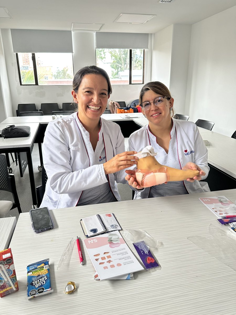 Estamos comprometidas con la prevención de lesiones en Piel en La Cardio.
Por eso, realizamos la primera jornada de formación de líderes Champions, del programa cuidado de la Piel. <a href="/DorisGrinspun/">Dr. Doris Grinspun 🇨🇦 RN, PhD, FAAN, O.ONT</a> <a href="/YudyRojasCardio/">Yudy Andrea</a> <a href="/rpintornao/">@RaulPintoRNAO</a> <a href="/SandraGLaCardio/">Sandra Gómez</a>