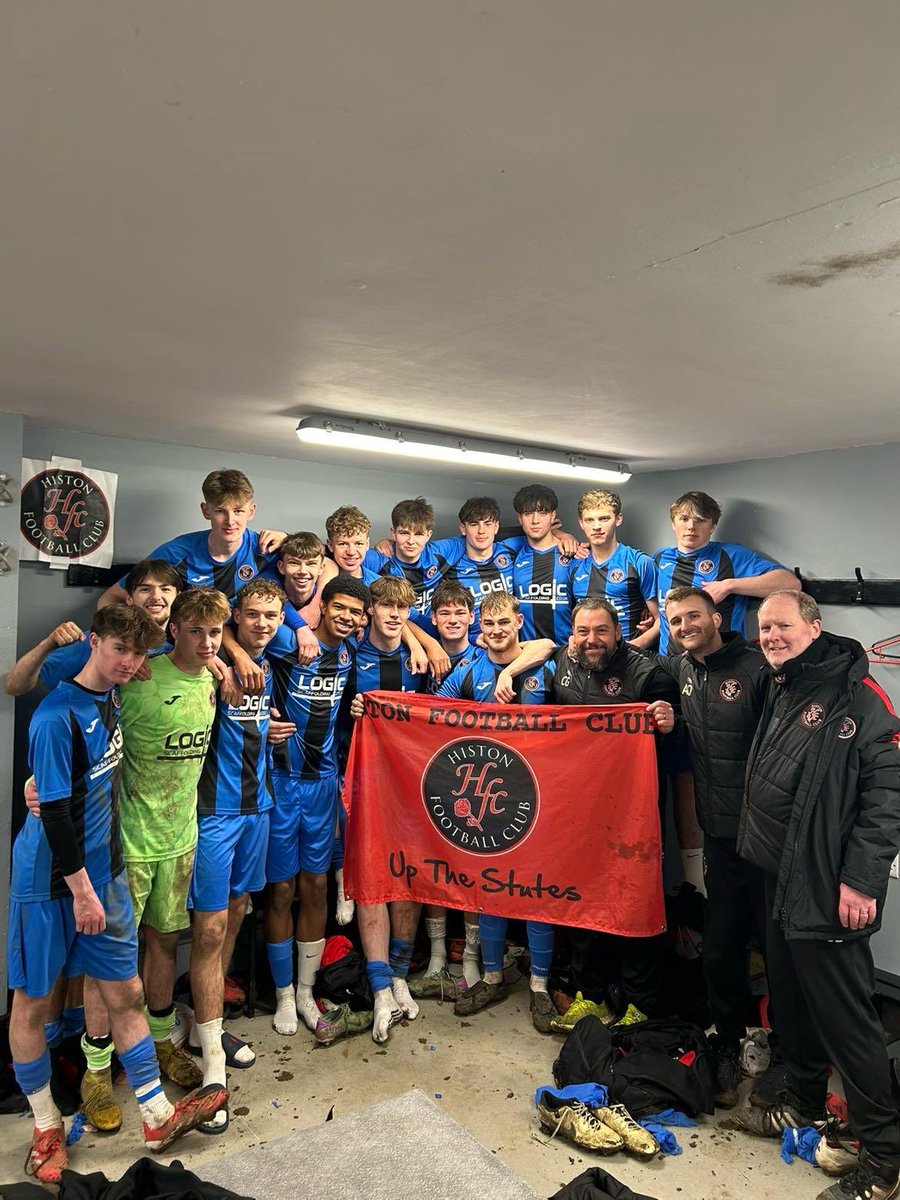 CHAMPIONS AGAIN, OLE OLE 🏆 #UTS <a href="/HistonFC/">Histon Football Club</a> 🔴⚫️
