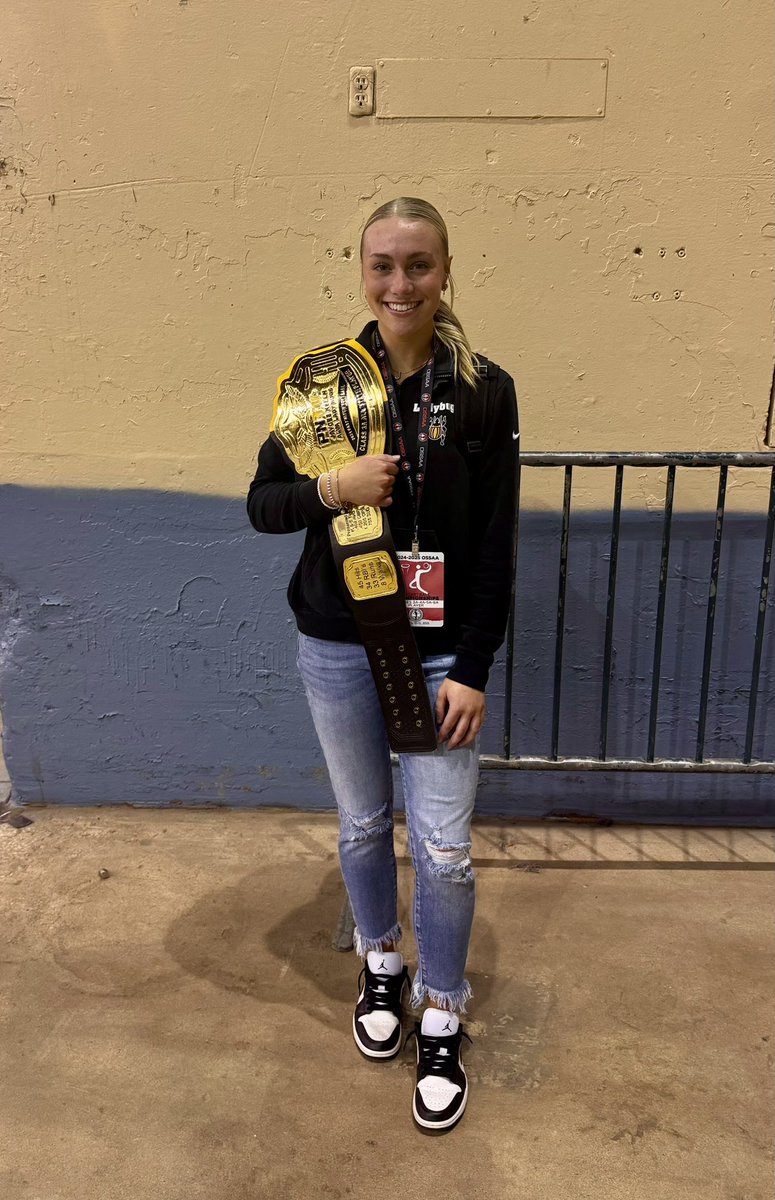PrepNation_TV's tweet photo. #OKPrepStory: Miss @jaycee_kelln of the
Alva Lady Goldbugs receives her 2024 Fast 
Pitch All State Award @ Jim Norick Arena. 

Jaycee is likewise being honored as Class 
3A Girls Basketball All State Semifinalist 
for Player of the Year. #PNTV https://t.co/vSKr5l0EB2