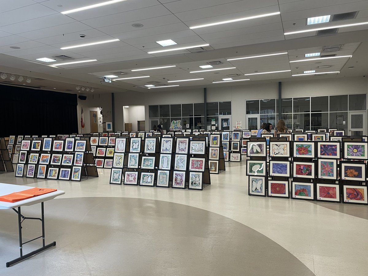 RJL 2025 Art Show! 🎉❤️🎨😁
What an amazing night celebrating our incredibly creative learners! Thank you to the Specials Team, Admin, and to our wonderful Familee for your unbelievable support of our talented artists! ❤️😁 

#rjlartshow #rjlyear11