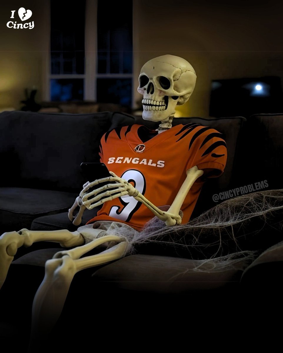 CincyProblems's tweet image. patiently waiting for the bengals to make some moves