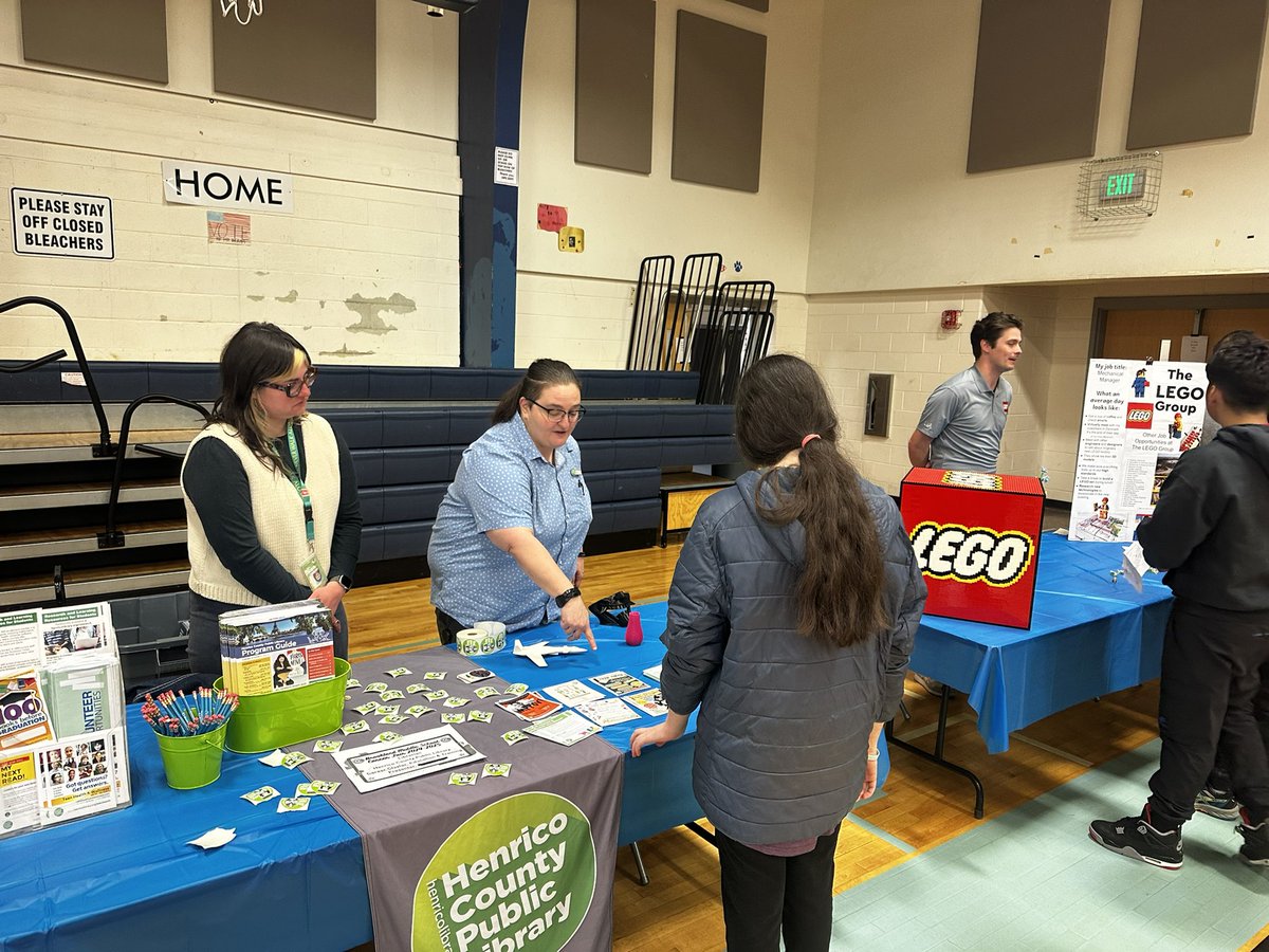 CuffJerry's tweet image. What an amazing career day at BMS! Our cubs learned about so many exciting career paths. Huge thanks to our school counseling team for organizing and the incredible local professionals who inspired our students!