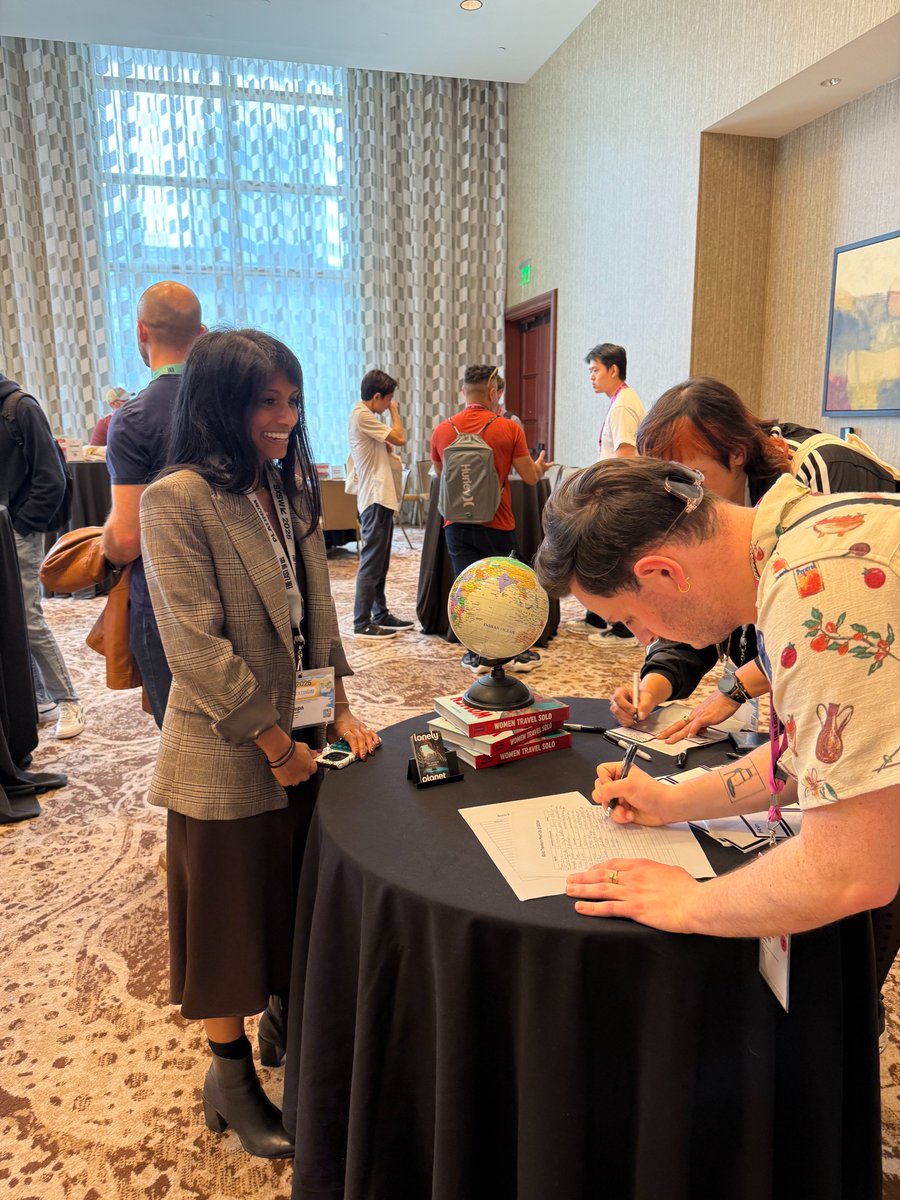 deepa's tweet image. Just a girl hosting her first @sxsw event for @lonelyplanet 🥳