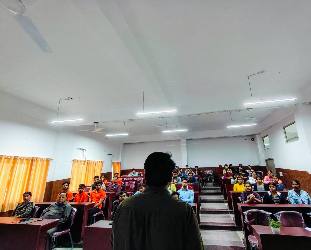 SFLCin's tweet image. SFLC.in conducted #DigitalSecurityTraining at T.S. Mishra University, #Lucknow on February 26th, 2025. 

Syed Mohammad Haroon, Volunteer Legal Counsel at  conducted an engaging and interactive training session where they introduced the…