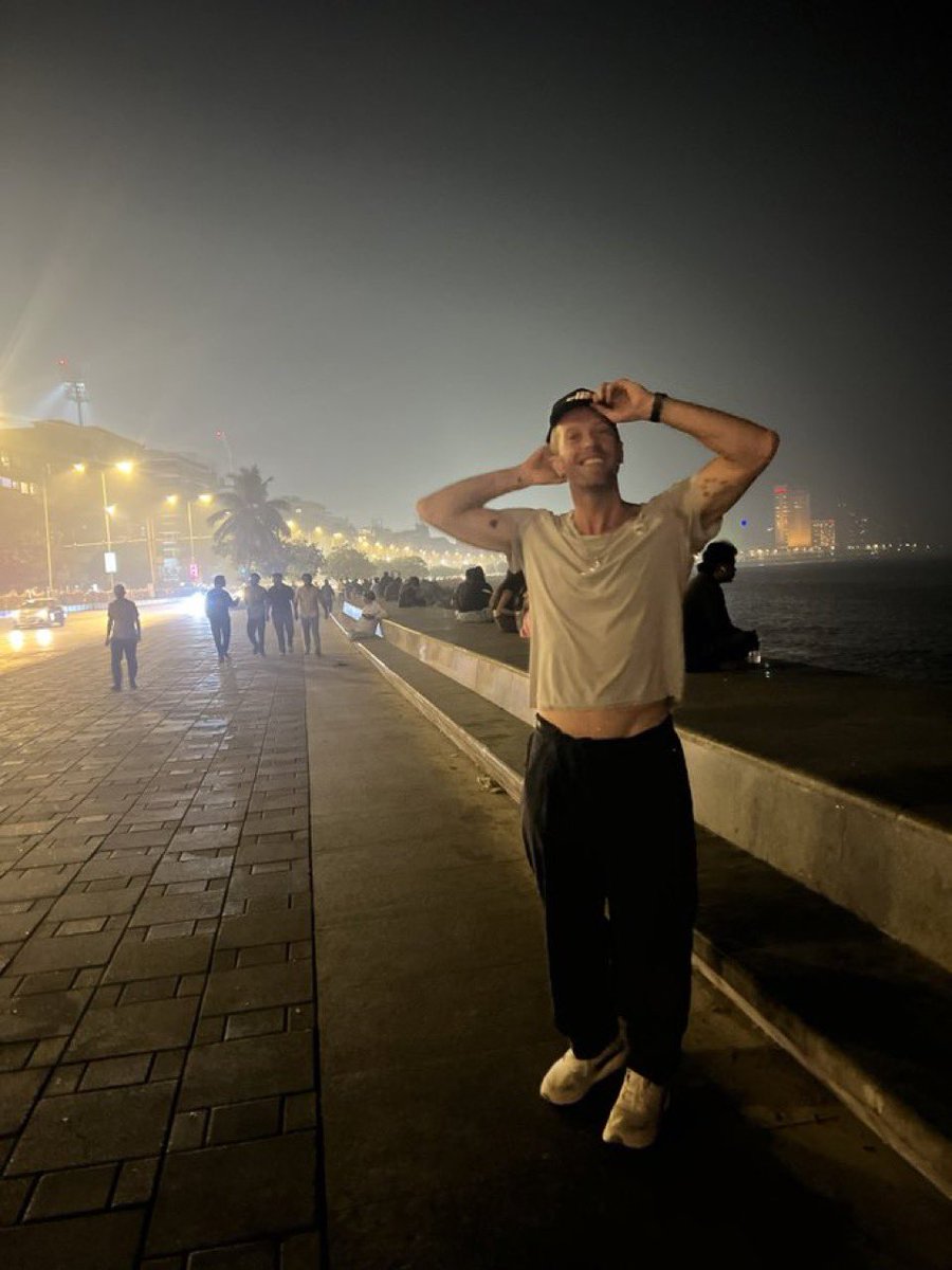 machiko0913's tweet image. HAPPY BIRTHDAY CHRIS MARTIN🎈
WE LOVE YOU ❤️

#HappyBirthdayChrisMartin #Coldplay