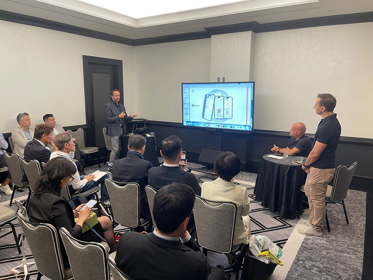 VyvoSocialFi's tweet image. ✨ Big ideas, bigger opportunities. 🚀 Connect, collaborate, and shape the future with Vyvo Influencers and visionaries. 🌏 Build global connections, create local impact, and drive innovation together! 

#Vyvo #FutureMakersCouncil #PrestigeClub2025 #MiamiGetaway