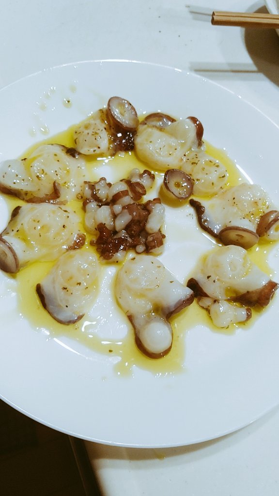 よし！ひな祭り！
チラシ寿司のはずが,,,マグロ丼になったwww
タコの生足が美味しそうだったので,,,刺身とカルパッチョ🎉

,,,そして今年8位くらいの悲しいお知らせ,,,良く行く魚屋さんが閉店だって,,,系列店遠いんだよな～www