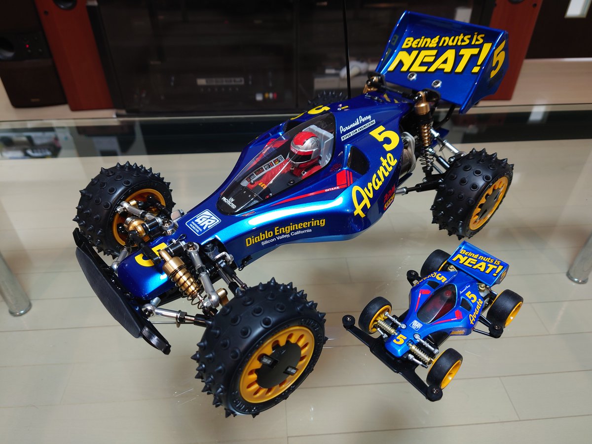 hardplus4's tweet image. ミニ4駆のAvanteを買ったのがきっかけで10年以上積んでいたラジコンのAvanteを作った。
ちゃんと塗装すると恰好いい！
