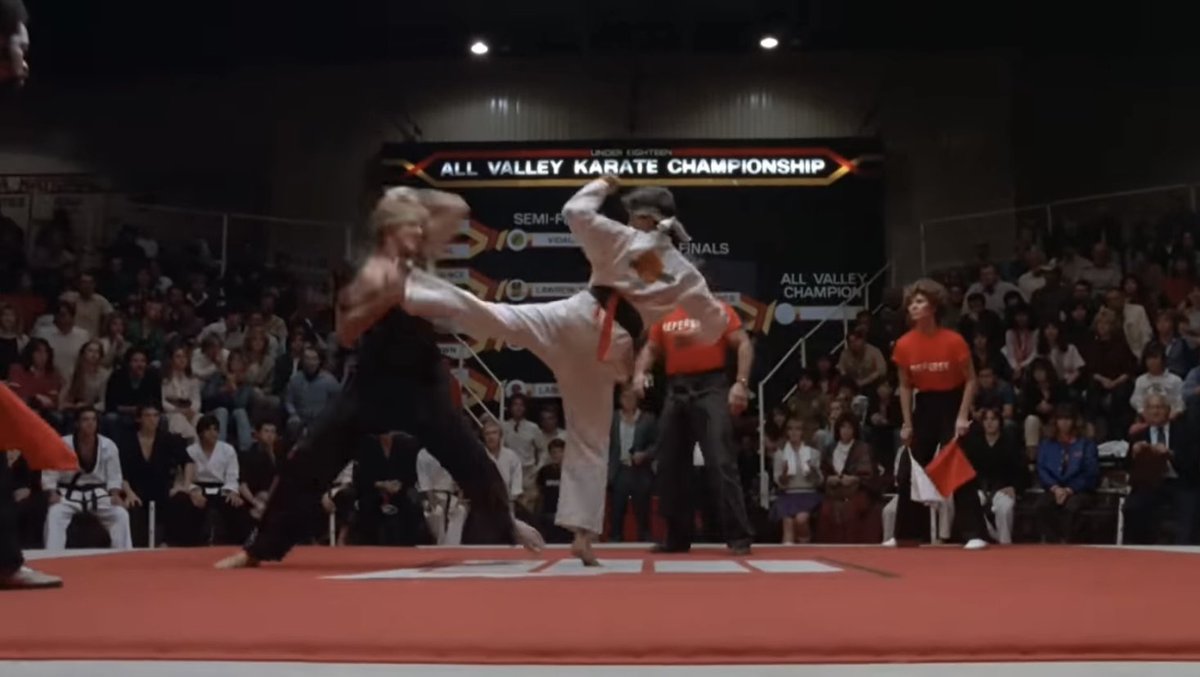 chuckiekun's tweet image. 「ベストキッド」
のジョニー役のウィリアム・ザブカ氏のインタビューから

ラストのダニエルとの対決で
ジョニーが、クリース先生から言われてダニエルが痛めた膝を攻撃
その後に観客からブーイング

観客の中にいた実の母親が
「この子は本当は良い子なの」
と叫んだ

「演技だよママ」とザブカ氏