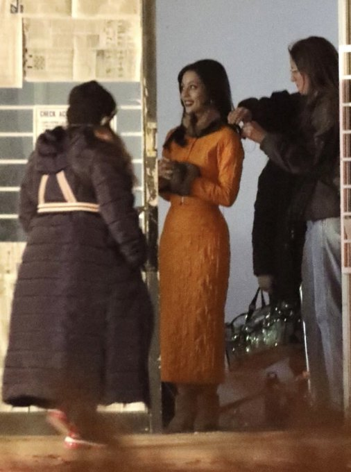 Scream6604's tweet photo. 🚨EXCLUSIVE: 
Alexa Demie as Maddy on set for ‘EUPHORIA’ Season 3 in Pearblossom, California on Friday night 👀 

Maddy Might Be working at the Silver Slipper Strip Club. Images found from @euphoriacentral 

#EUPHORIA #EuphoriaSeason3 #LANIGHTS #AlexaDemie https://t.co/dzCA3GlSkd
