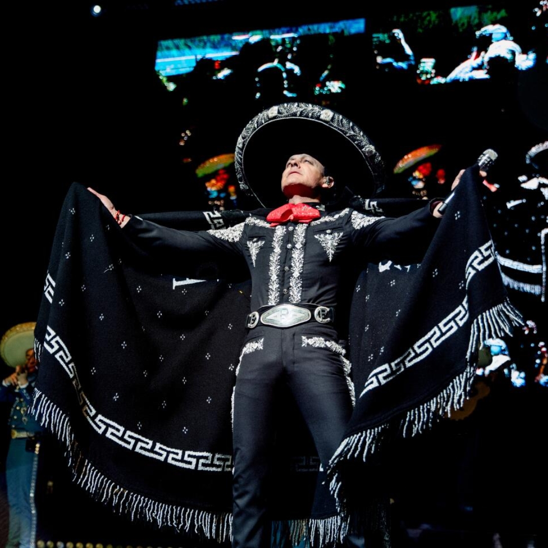 ADQueretaro's tweet photo. ¡Pedro Fernández en #Querétaro! 🎤 ¡Una noche llena de música, pasión y tradición mexicana! 🌟🎶 📅 13 de septiembre | 📍 Auditorio Josefa Ortiz de Domínguez 🎫 Boletos ya disponibles en: https://t.co/7qW30KGgiL
#PedroFernández #Querétaro #Ventix @soymarioduran https://t.co/QsRABmmPkr