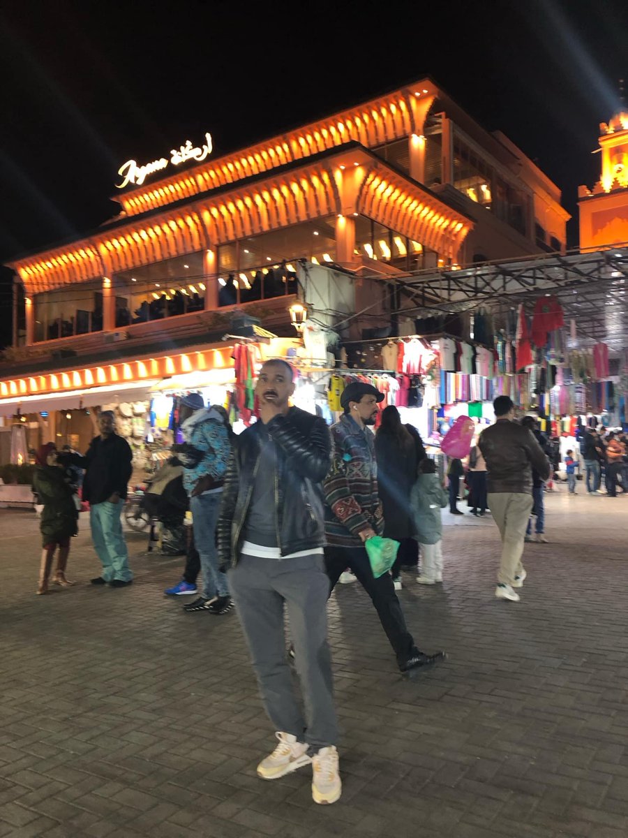 اللهم إني أسألك أني أشهد أنك أنت الله لا إله إلا أنت الأحد الصمد الذي لم يلد ولم يولد ولم يكن له كفؤا أحد،أن تغفر لي وترحمني وتعفو عني وترزقني وتهديني وتجبرني.