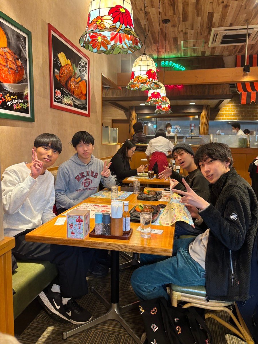 spo_love's tweet photo. 合宿についてご紹介します！

スポーツラバーズでは、年に4回合宿があります🙌

バスケやバレーの他に、合宿ではバトミントンやドッチボールなどもできちゃいます！🏸

みんなで���由に観光したり、ワイワイご飯食べたりと楽しいこと盛りだくさんです♪

沢山の参加お待ちしてます！ https://t.co/ynttLayyk9