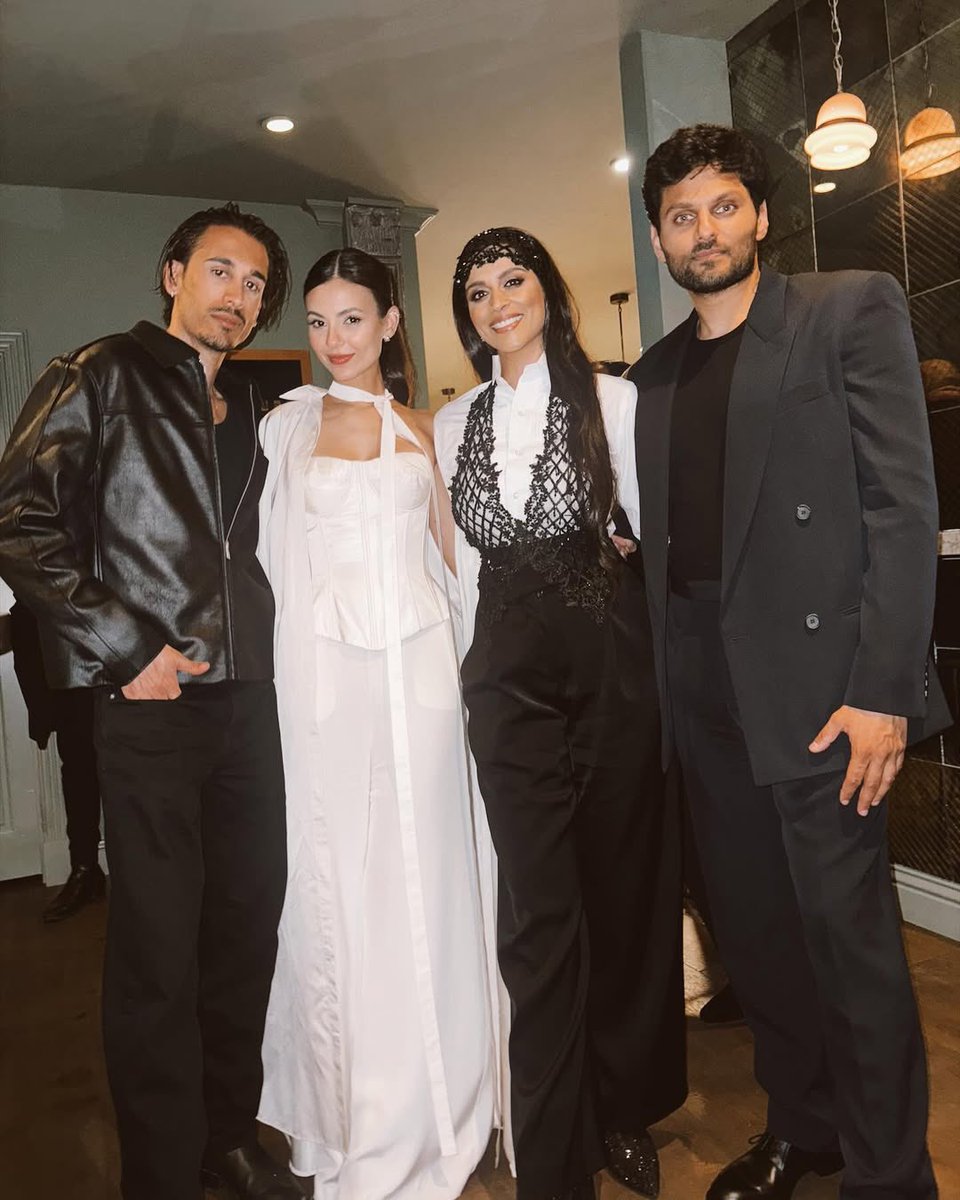 Victoria Justice (@victoriajustice) on Twitter photo 