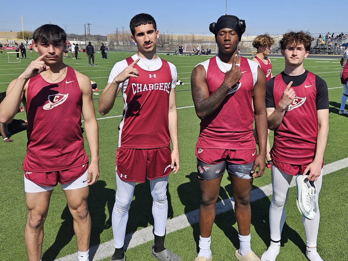 CentralXC's tweet image. Clean sweep for the 4x200s! Meet champs in all divisions!