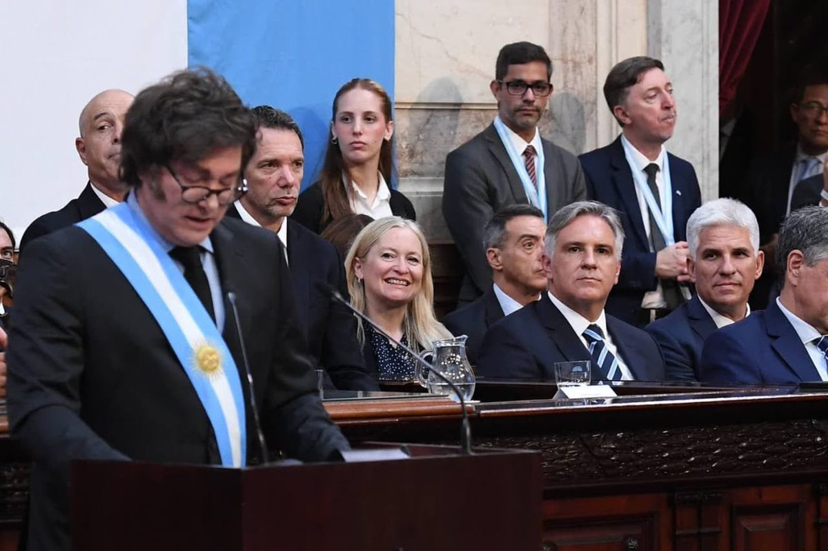 Participé de la Apertura de Sesiones 2025, un acto institucional de la República. Apoyo la iniciativa de reforma judicial propuesta por <a href="/JMilei/">Javier Milei</a> no se puede combatir la inseguridad con delincuentes que se mueven impunemente, sin castigo, sin ser juzgados en tiempo y forma (hilo)