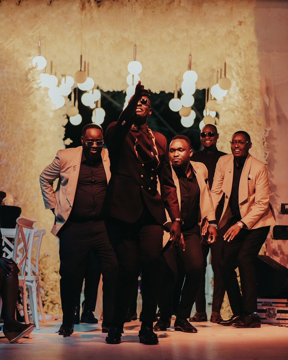 mousteydj's tweet photo. BIG ON EVENTS
#africasbestweddingdj #mousteydj #weddingbymousteydj #bellanaijaweddings #Realsounds #Realdeejays #mousteydjweddings 
#destinationweddingdj 📸timelessweddings https://t.co/pysFOJhI7H