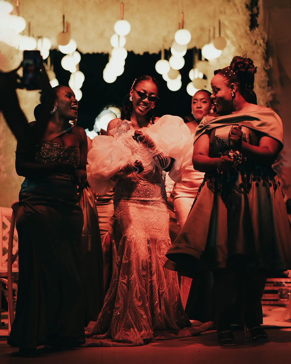 mousteydj's tweet photo. BIG ON EVENTS
#africasbestweddingdj #mousteydj #weddingbymousteydj #bellanaijaweddings #Realsounds #Realdeejays #mousteydjweddings 
#destinationweddingdj 📸timelessweddings https://t.co/pysFOJhI7H