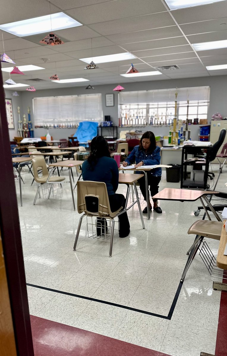 8th grade interviews this morning for our next cohort of the Ysleta High School Early College Academy. We have a great group of candidates! Thank you to Mrs. Sepulveda and our current ECHS students for your hard work. You all exemplify our #TraditionofExcellence 🏹