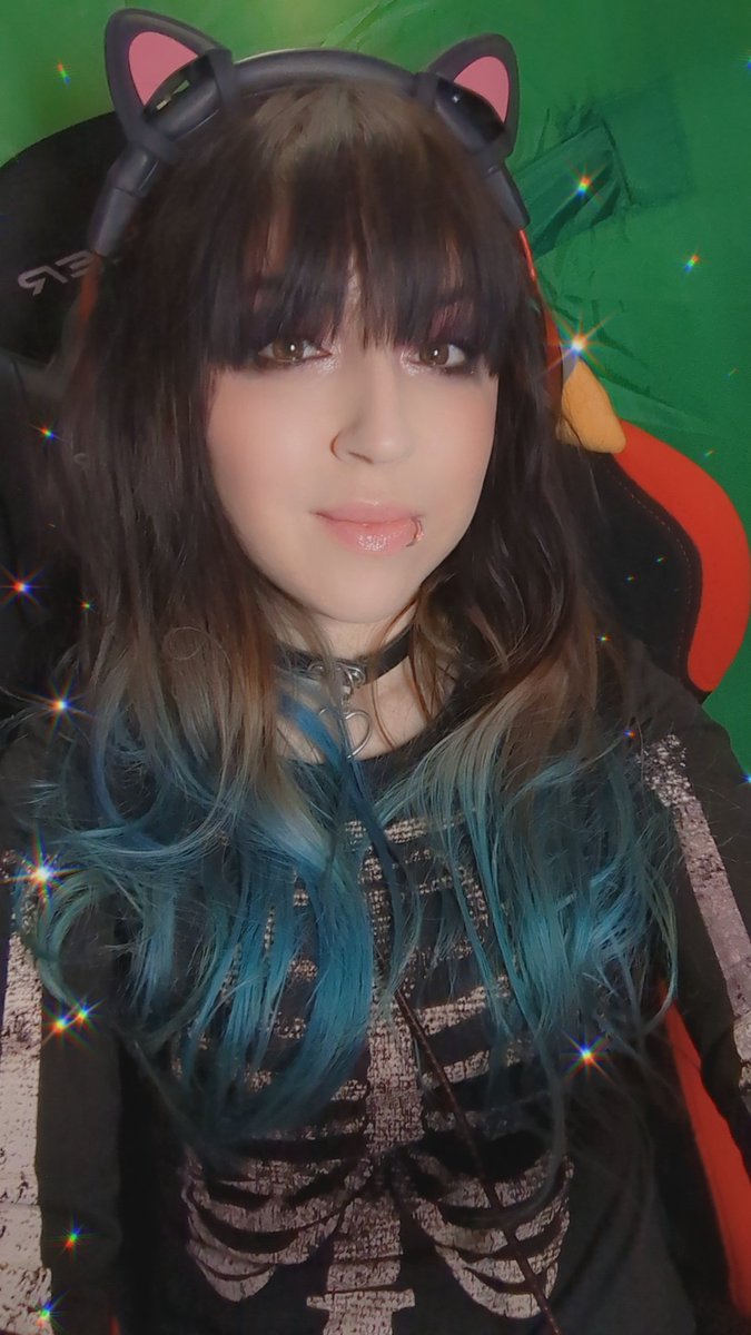 Oh yeah I have news I can share!! For the 2nd year in a row I've been chosen as part of Twitch's Together for Legendary Women campaign. Proud to continue to be a Legendary Women 💜☺️ #TogetherForLegendaryWomen