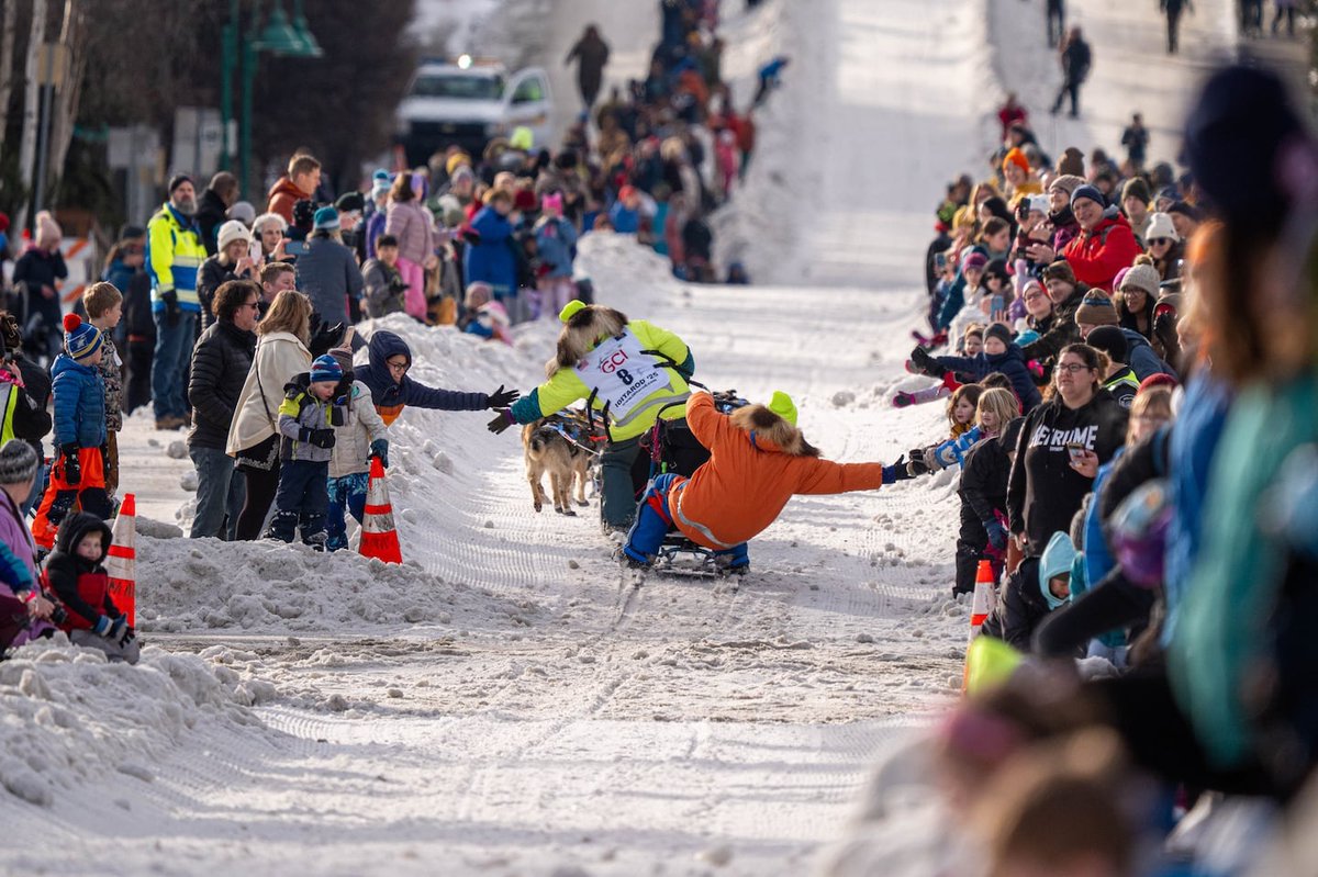 Our updated story, with photos: Today's Iditarod ceremonial start drew eager dog teams, throngs of spectators and calls for "bootie bootie bootie" adn.com/outdoors-adven…