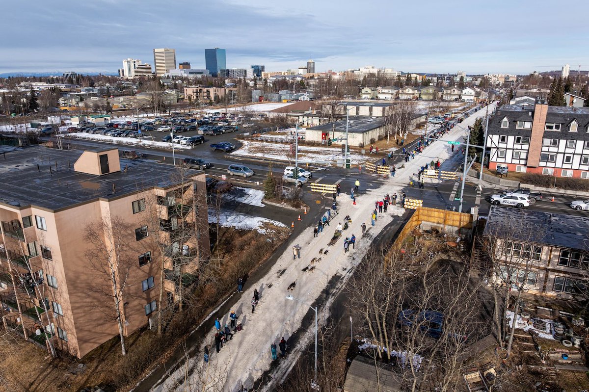 ADNIditarod's tweet image. Our updated story, with photos: Today's Iditarod ceremonial start drew eager dog teams, throngs of spectators and calls for "bootie bootie bootie" adn.com/outdoors-adven…