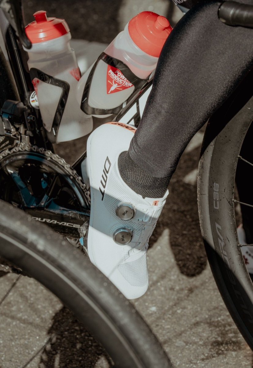 kiyomasa_hanada's tweet image. 軽量でフィット感抜群！
BOAダイヤルで微調整でき、長時間ライドでも快適。
パワー伝達も良く、登りやダッシュ時に性能を実感！
 #dmtcycling #kr0evo
#mizutanibicycle